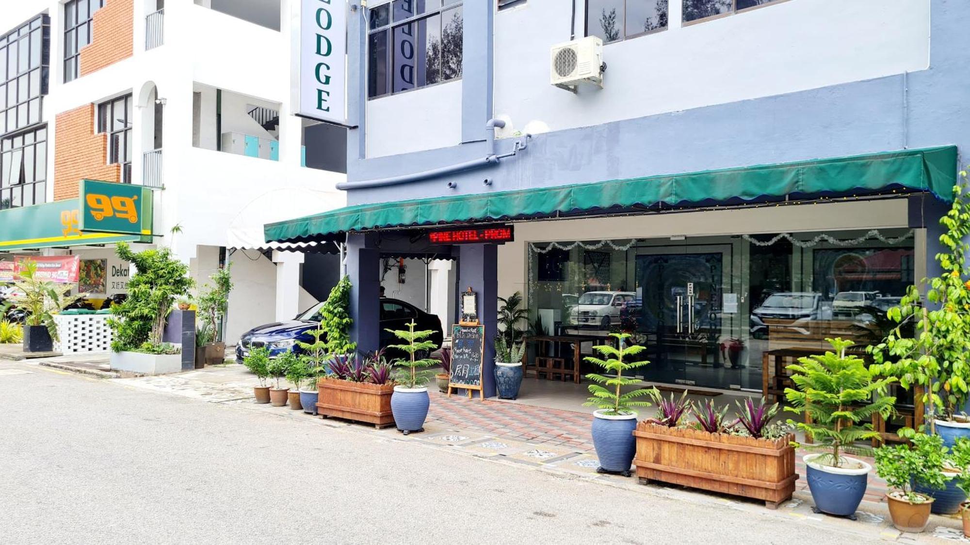 Pine Lodge By Evr Previously Yss Indrawasih Perai Buitenkant foto